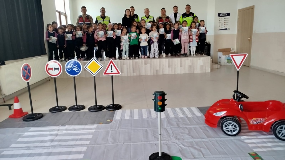 2025 - 2026 EĞİTİM ÖĞRETİM YILI TRAFİK KURALLARI BİLGİLENDİRME ETKİNLİĞİ